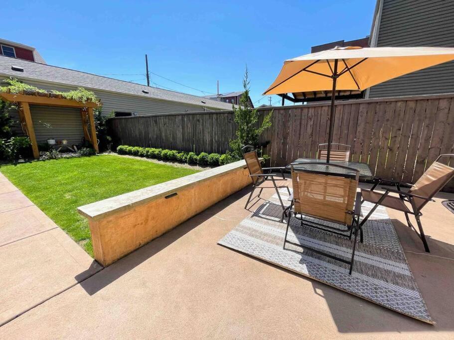 פיטסבורג 4 Bedroom 3 Bath Sleeps 10 Pet Friendly Private Backyard, 2 Car Garage, City Views, Close To All Stadiums And Casino מראה חיצוני תמונה
