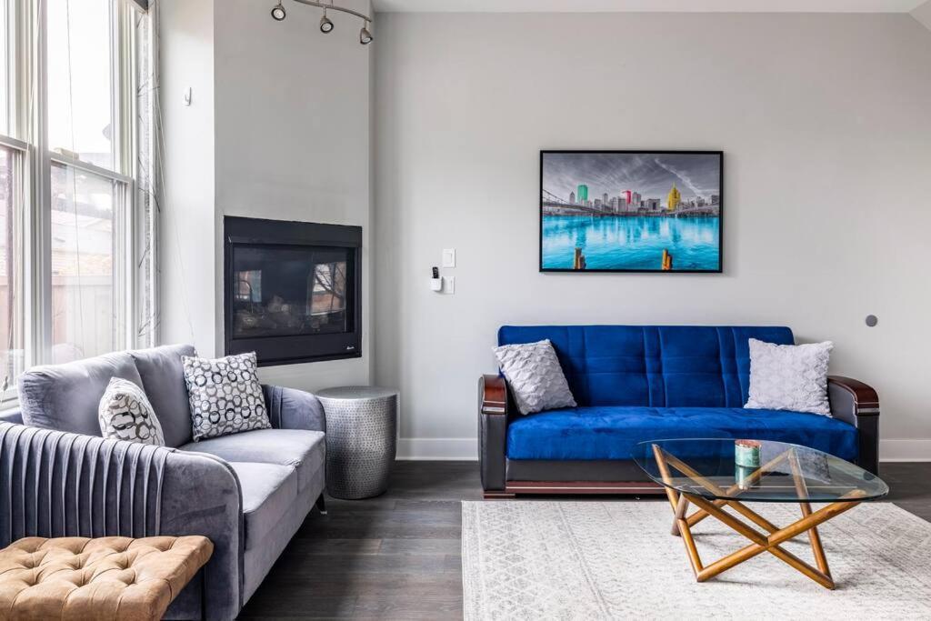 פיטסבורג 4 Bedroom 3 Bath Sleeps 10 Pet Friendly Private Backyard, 2 Car Garage, City Views, Close To All Stadiums And Casino מראה חיצוני תמונה