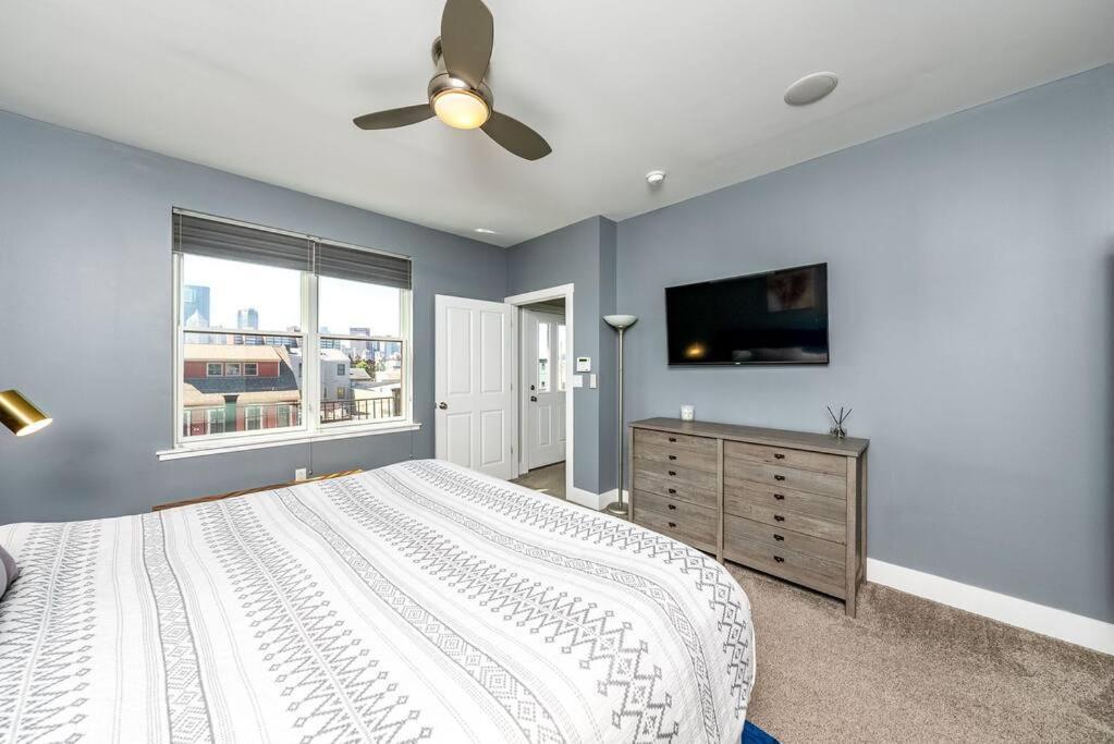 פיטסבורג 4 Bedroom 3 Bath Sleeps 10 Pet Friendly Private Backyard, 2 Car Garage, City Views, Close To All Stadiums And Casino מראה חיצוני תמונה