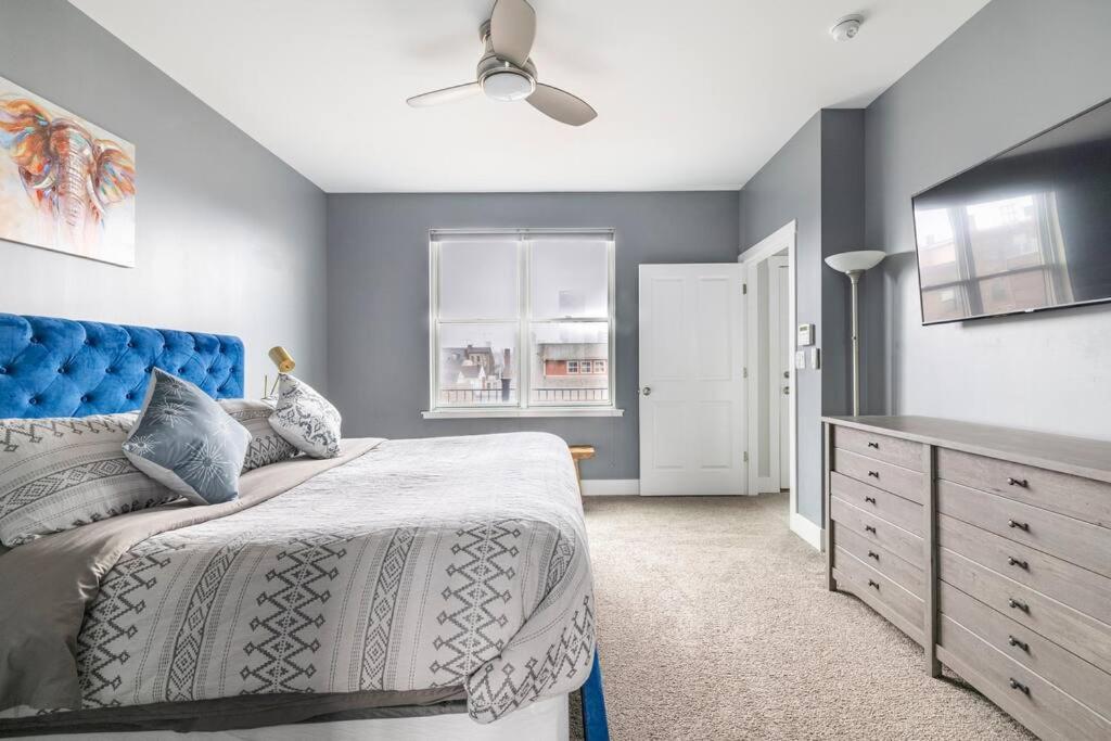 פיטסבורג 4 Bedroom 3 Bath Sleeps 10 Pet Friendly Private Backyard, 2 Car Garage, City Views, Close To All Stadiums And Casino מראה חיצוני תמונה