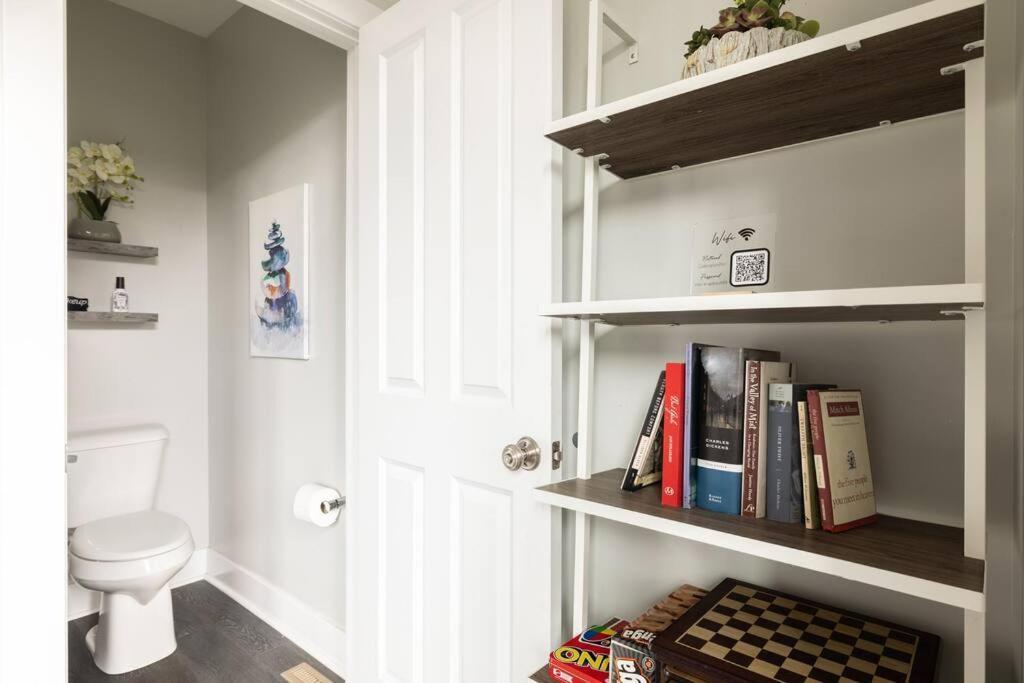 פיטסבורג 4 Bedroom 3 Bath Sleeps 10 Pet Friendly Private Backyard, 2 Car Garage, City Views, Close To All Stadiums And Casino מראה חיצוני תמונה
