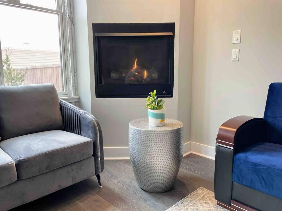 פיטסבורג 4 Bedroom 3 Bath Sleeps 10 Pet Friendly Private Backyard, 2 Car Garage, City Views, Close To All Stadiums And Casino מראה חיצוני תמונה