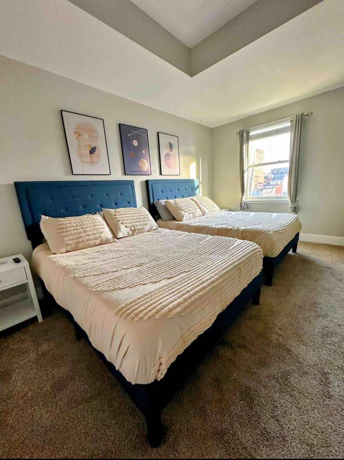 פיטסבורג 4 Bedroom 3 Bath Sleeps 10 Pet Friendly Private Backyard, 2 Car Garage, City Views, Close To All Stadiums And Casino מראה חיצוני תמונה